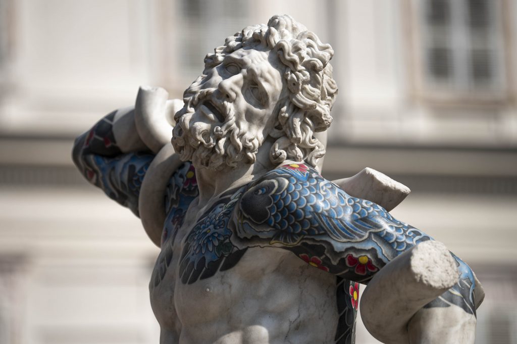 Fabio Viale a Torino, Le monumentali statue tatuate di Fabio Viale arrivano a Torino